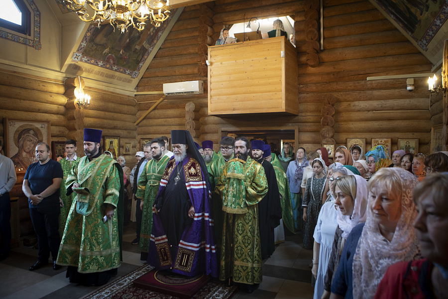 Престольный праздник в Серафимовском храме Балашихи